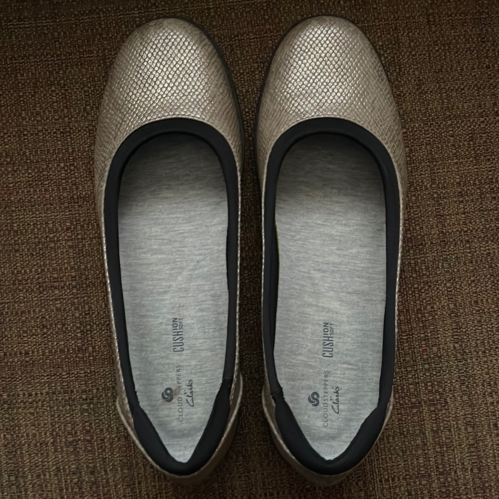Clarks Ayla Low Size 8